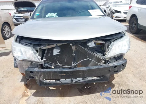 2014 Toyota Camry Le z USA, uszkodzony, nr VIN 4T1BF1FK8EU435432